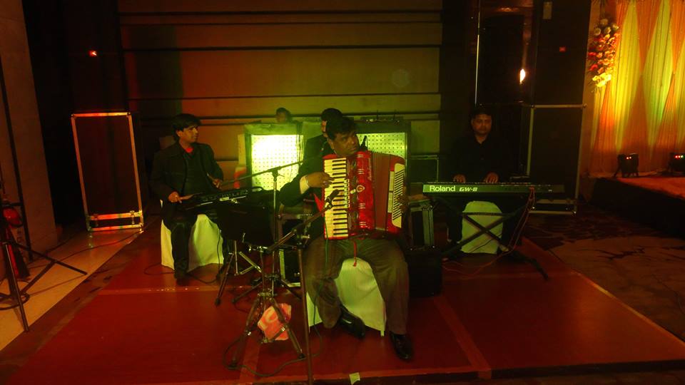 accordion artist near me east-delhi