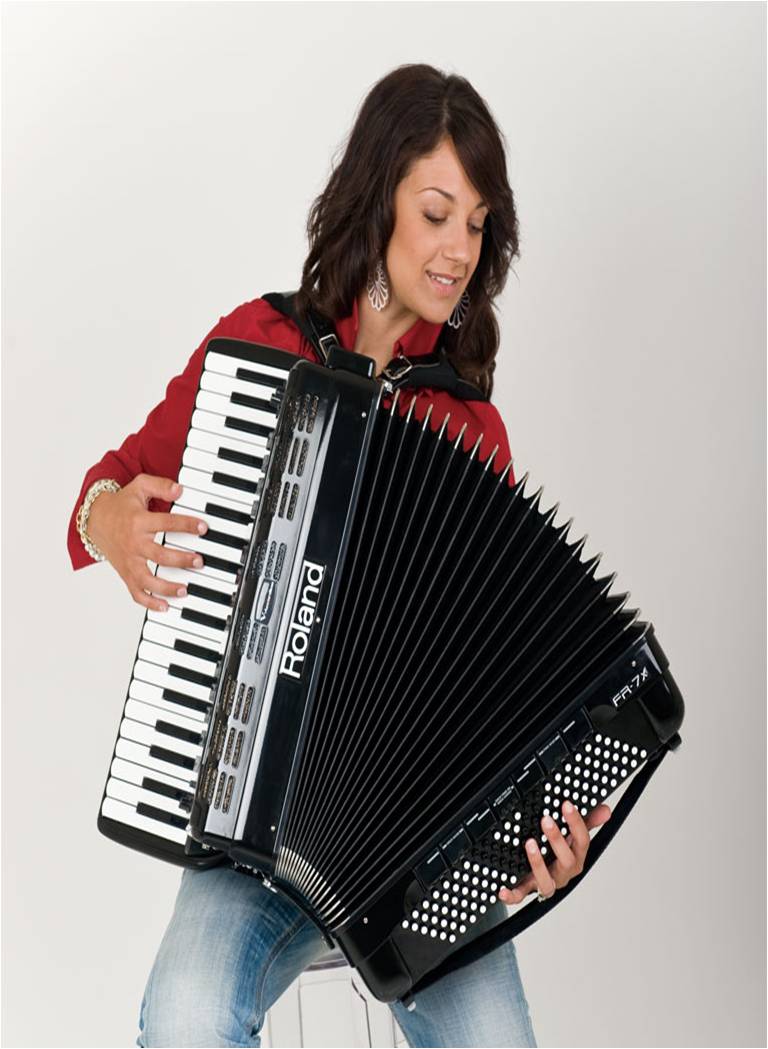 female accordion players east-delhi
